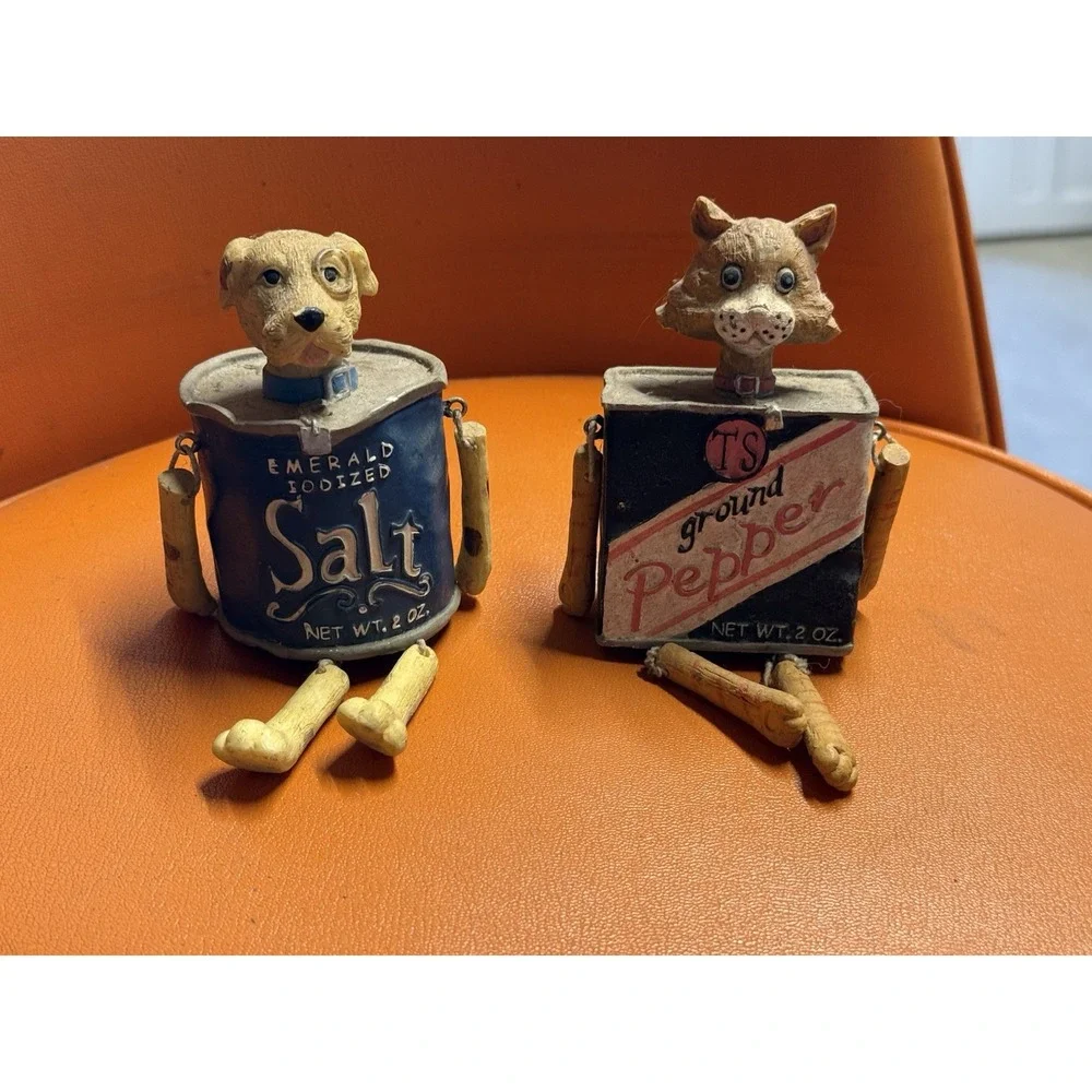 Shelf Sitters-Emerald Iodized Salt‎ Dog & Ground Pepper Cat Figurine